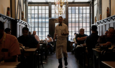 ETATS-UNIS: CROISSANCE RALENTIE DANS LES SERVICES EN AOÛT, SELON L'ISM