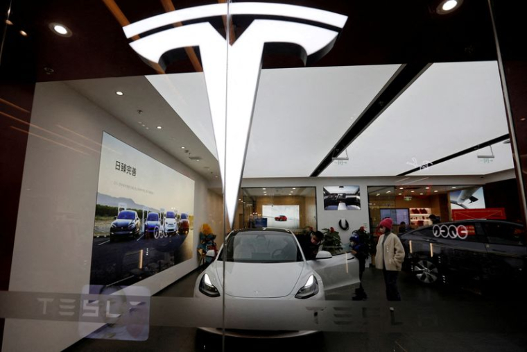 Photo d'archives d'un showroom Tesla à Pékin