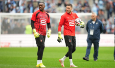 Steve Mandanda remporte un tournoi de padel avec son ancienne doublure