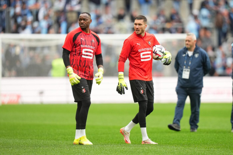 Steve Mandanda remporte un tournoi de padel avec son ancienne doublure