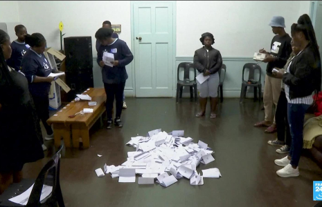 Législatives en Afrique du Sud : dépouillement en cours, l'ANC sous la barre des 50 % selon de premiers résultats