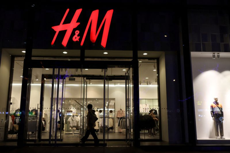 LE BÉNÉFICE DE H&M DÉPASSE LES ATTENTES AU DEUXIÈME TRIMESTRE