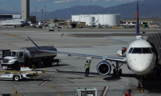 l'Association du transport aérien international (Iata) demande ce vendredi dans un communiqué, à "rendre proportionnés les amendes et les coûts". ( GETTY IMAGES NORTH AMERICA / JUSTIN SULLIVAN )