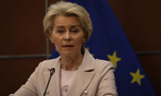 Ursula von der Leyen, présidente de la Commission européenne, s'exprime lors d'une conférence de presse le 6 avril 2023. ( AFP / JADE GAO )