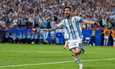 Un récital de Messi guide l'Argentine et éteint l'Algérie