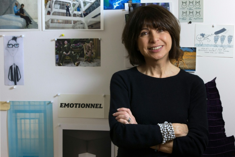 Veronique Nichanian, styliste française de mode masculine chez Hermès, pose dans son bureau à Paris, le 10 janvier 2014 ( AFP / Joël SAGET )