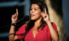 Anaïs Belouassa-Cherifi, membre de La France Insoumise, le 26 juin 2023 à Lyon ( AFP / JEFF PACHOUD )