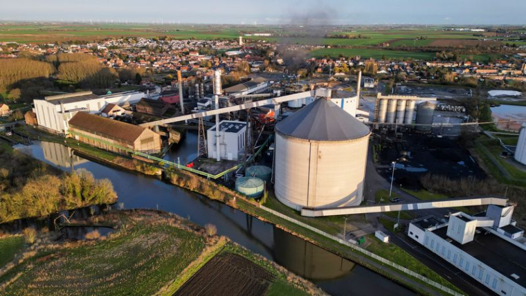 Vue aérienne de la sucrerie Tereos à Escaudœuvres