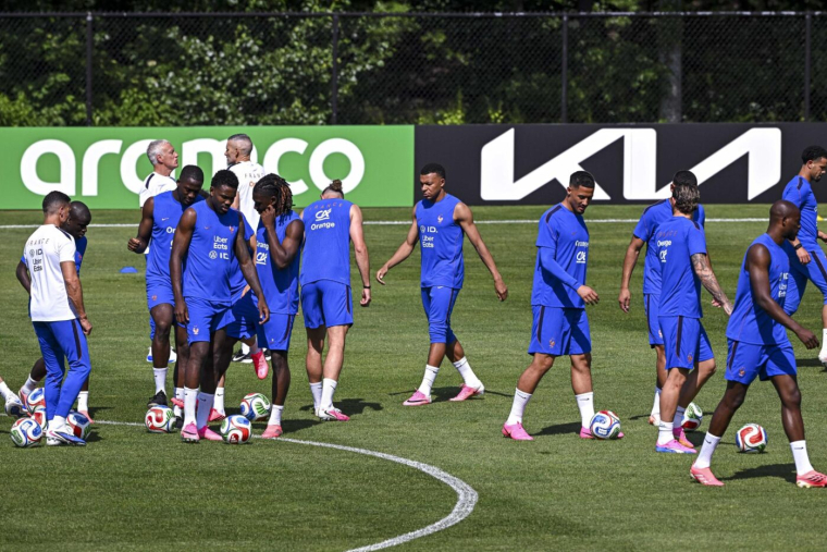 Les Bleus ont-ils pris une risque en arrivant tardivement aux États-Unis ?