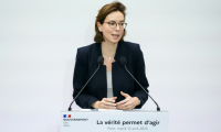 La ministre des Comptes publics Amélie de Montchalin s'exprime le 15 avril 2025 à Paris lors d'une conférence organisée par le Premier ministre sur les finances publiques  ( AFP / Alain JOCARD )