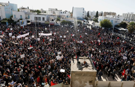 MANIFESTATION EN TUNISIE CONTRE LA SUSPENSION DU PARLEMENT
