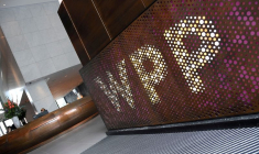 Photo du logo de WPP dans ses bureaux de Londres