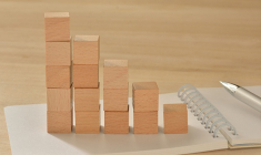 Les banques en ligne continuent à se démarquer face aux banques traditionnelles.(Crédits:Adobe Stock)