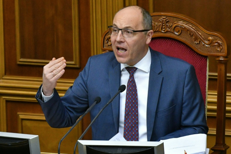 Photo d'archives du 6 décembre 2018 montrant Andriï Parouby, alors président du parlement ukrainien, qui s'exprime devant ses collègues à Kiev ( AFP / GENYA SAVILOV )