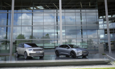 Des investissements massifs avaient été annoncés pour le développement de l'électrique chez Jaguar Land Rover (illustration) ( POOL / CHRISTOPHER FURLONG )