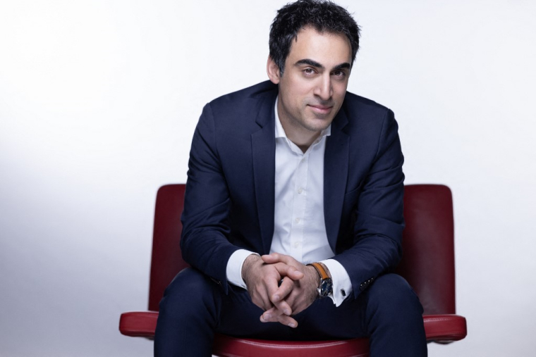 Amir Reza-Tofighi à Paris, le 10 avril 2025. ( AFP / JOEL SAGET )