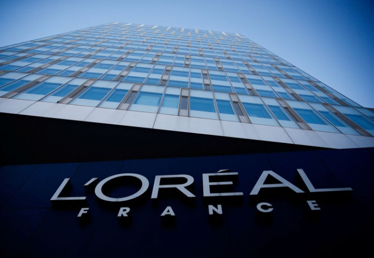 Le logo du groupe cosmétique français L'Oréal à Levallois-Perret, Paris