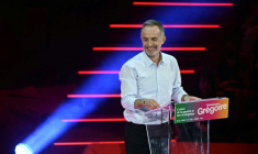 Le député socialiste, candidat de la gauche unie hors LFI à la mairie de Paris, Emmanuel Grégoire, lors d'un meeting électoral au Cirque d'Hiver à Paris le 12 mars 2026 ( AFP / Martin LELIEVRE )