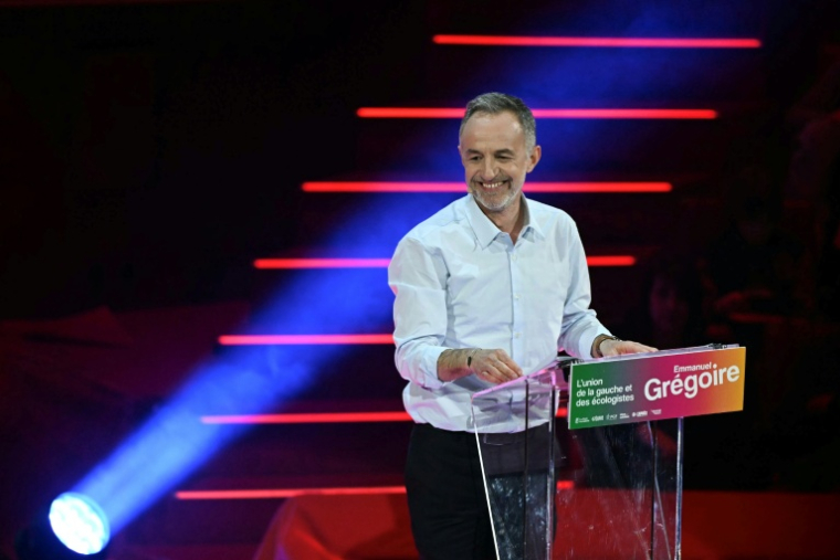 Le député socialiste, candidat de la gauche unie hors LFI à la mairie de Paris, Emmanuel Grégoire, lors d'un meeting électoral au Cirque d'Hiver à Paris le 12 mars 2026 ( AFP / Martin LELIEVRE )