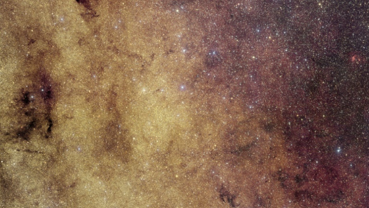 Image diffusée le 23 juin 2026 par l'Agence spatiale européenne et prise le 23 mars 2025 pendant 26 heures par la caméra optique VIS de la sonde Euclid, montrant le centre de notre Voie lactée ( EUROPEAN SPACE AGENCY / Handout )
