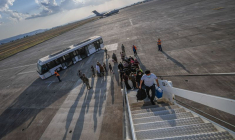 LES DÉPARTS D'AFGHANISTAN POURRONT CONTINUER EN SÉCURITÉ, DIT SULLIVAN