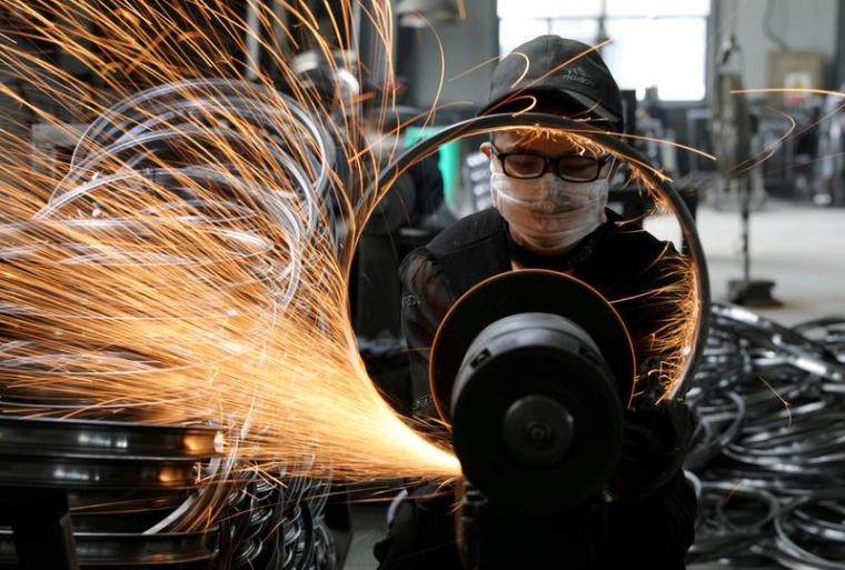CHINE: L'ACTIVITÉ INDUSTRIELLE PROGRESSE POUR LA PREMIÈRE FOIS EN 4 MOIS