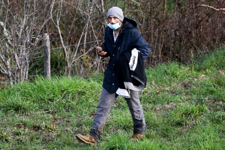 Cédric Jubillar participe le 23 décembre 2020 à Cagnac-les-Mines, près d'Albi, aux recherches pour retrouver sa épouse disparue ( AFP / Fred SCHEIBER )