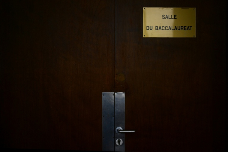 À partir de lundi, les élèves de terminale générale et technologique passent l'ultime épreuve du baccalauréat, le grand oral, toujours contesté par le corps enseignant ( AFP / MARTIN BUREAU )