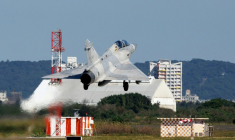 Un avion de chasse Mirage 2000 de l’armée de l’air taïwanaise décolle de la base aérienne de Hsinchu le 29 décembre 2025. ( AFP / CHENG Yu-chen )