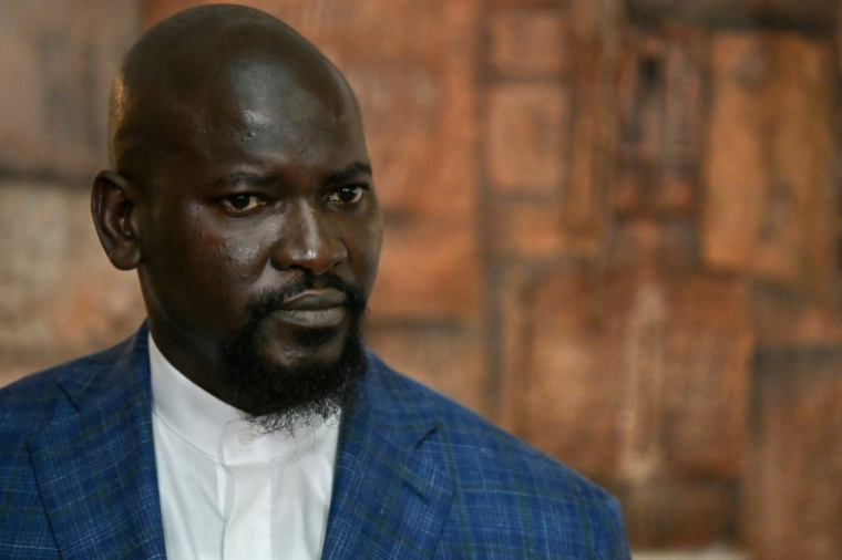 Le président et chef de la junte de Guinée Mamadi Doumbouya lors d'une conférence de presse à Abidjan le 17 juin 2025 ( AFP / Issouf SANOGO )