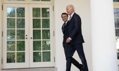 Le président américain Joe Biden et le président français Emmanuel Macron après une cérémonie officielle à la Maison Blanche à Washington