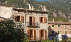 Comment investir dans l'immobilier ancien ? / iStock.com - KajaNi