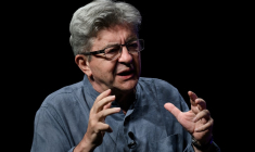 Jean-Luc Mélenchon à Châteauneuf-sur-Isère, le 25 août 2023. ( AFP / JEFF PACHOUD )