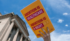 Manifestation à Louisville, aux Etats-Unis, contre la remise en cause du droit à l'avortement, le 24 juin 2022 ( GETTY IMAGES NORTH AMERICA / Jon Cherry )