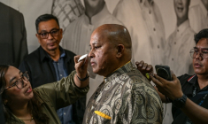 Le sénateur philippin Ronald Dela Rosa, au Sénat le 13 mai 2026 ( AFP / Jam STA ROSA )