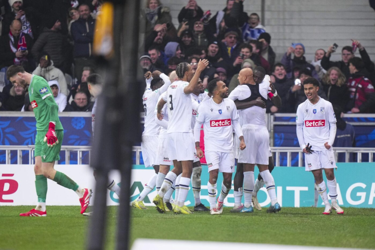 Coupe de France : Dunkerque réalise l’exploit de sortir Lille aux tirs au but, Sima sauve Brest face à Troyes