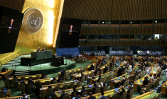 L'ambassadeur palestinien auprès des Nations Unies, Riyad Mansour (à la tribune)lors d'une réunion de l'Assemblée générale de l'ONU à New York, le 12 juin 2025 ( AFP / CHARLY TRIBALLEAU )