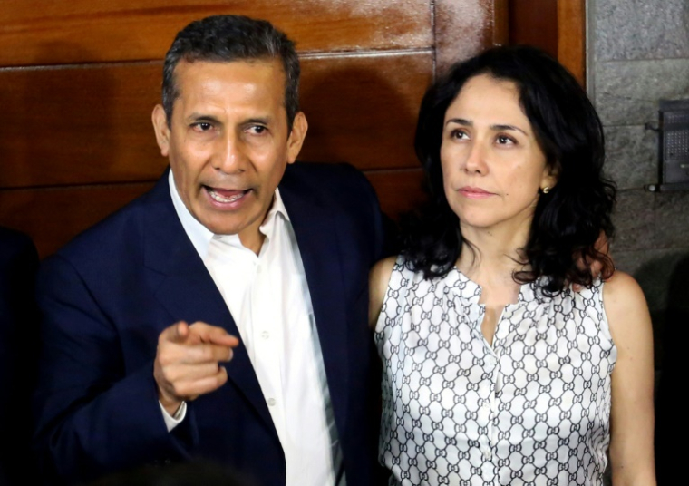 L'ancien président péruvien Ollanta Humala et son épouse Nadine Heredia, le 30 avril 2018 à Lima ( AFP / Luka GONZALES )