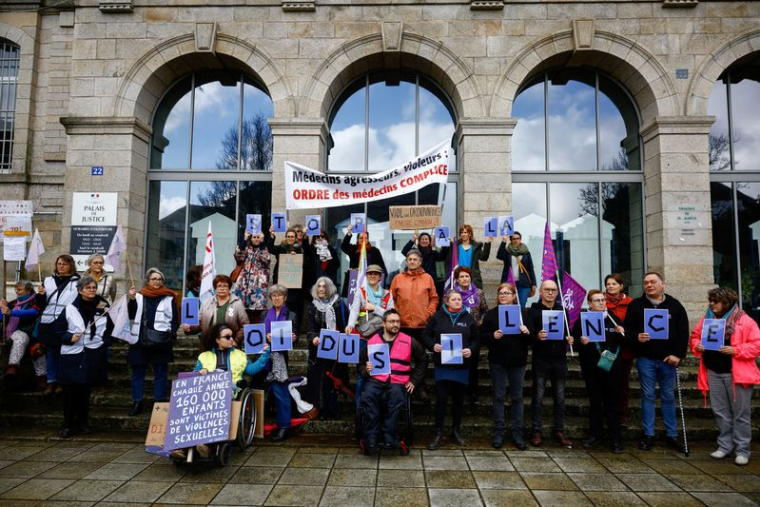 Procès de l'ex-chirurgien Le Scouarnec devant la cour criminelle du Morbihan à Vannes