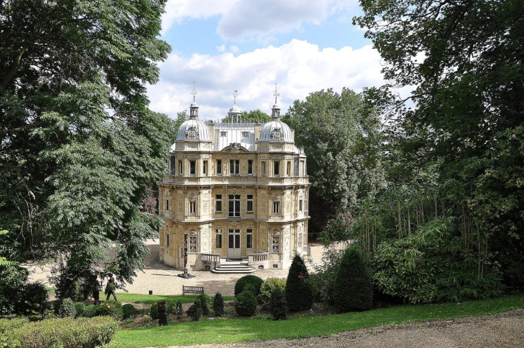 Découvrez l’incroyable demeure de l’écrivain Alexandre Dumas. crédit photo : Moonik