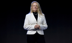 Gwynne Shotwell, présidente et directrice des opérations de SpaceX, lors du Mobile World Congress à Barcelone. (Crédits : LLUIS GENE / AFP)