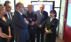 Incendie à Mérignac: le ministre de l'Intérieur Laurent Nuñez rencontre les pompiers
