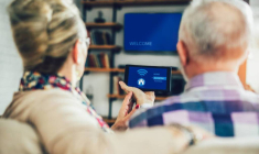 SmartHab : pour le maintien des séniors à domicile / iStock.com - Jovanmandic