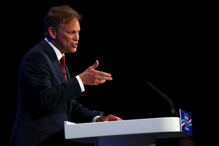 Le ministre britannique de la Défense, Grant Shapps, s'exprime lors de la conférence annuelle du Parti conservateur britannique à Manchester