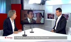 "L'argent ne fait pas le bonheur mais c'est un merveilleux bouclier contre le malheur", selon le philosophe Pascal Bruckner