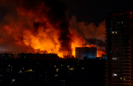 Attaque massive de drones et de missiles russes sur Kiev le 4 juillet 2025 ( AFP / OLEKSII FILIPPOV )