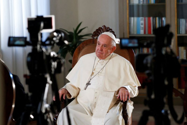 LE PAPE FRANÇOIS DÉMENT ENVISAGER UNE DÉMISSION PROCHAINE