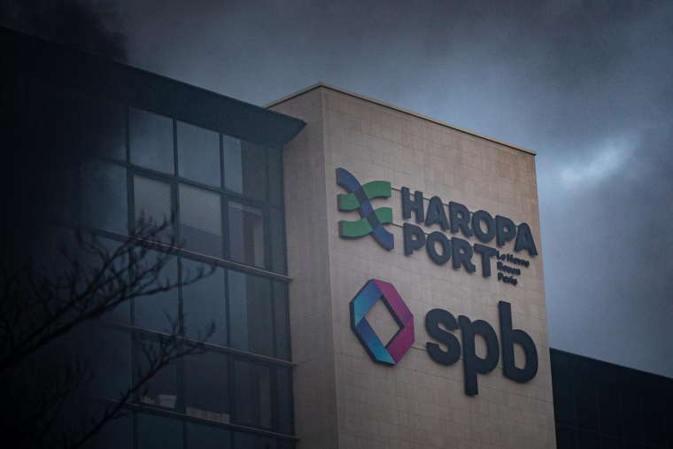 ( AFP / LOU BENOIST )