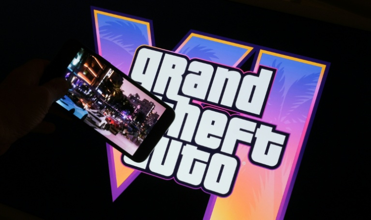 Le jeu vidéo le plus attendu de l'année, "Grand Theft Auto VI", est désormais disponible en prévente dans la plupart du monde, sans l'explosion de prix redoutée ( AFP / Chris DELMAS )