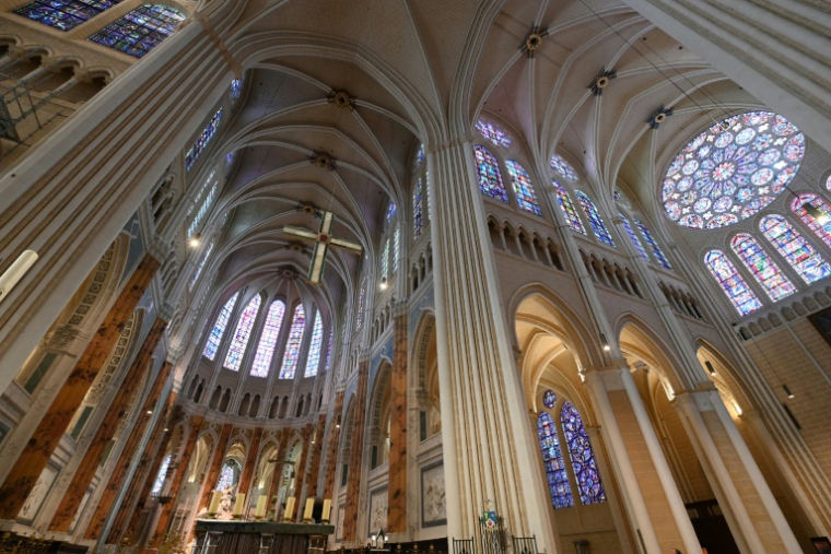 L'intérieur de la cathédrale de Chartres, le 5 juin 2025 en Eure-et-Loire ( AFP / JEAN-FRANCOIS MONIER )